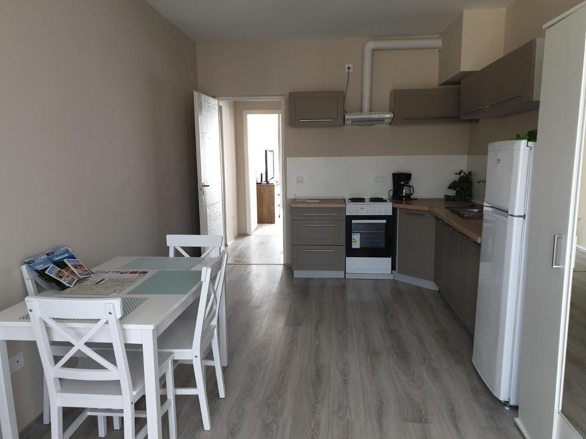 Chill House Apartman Eger Exterior foto